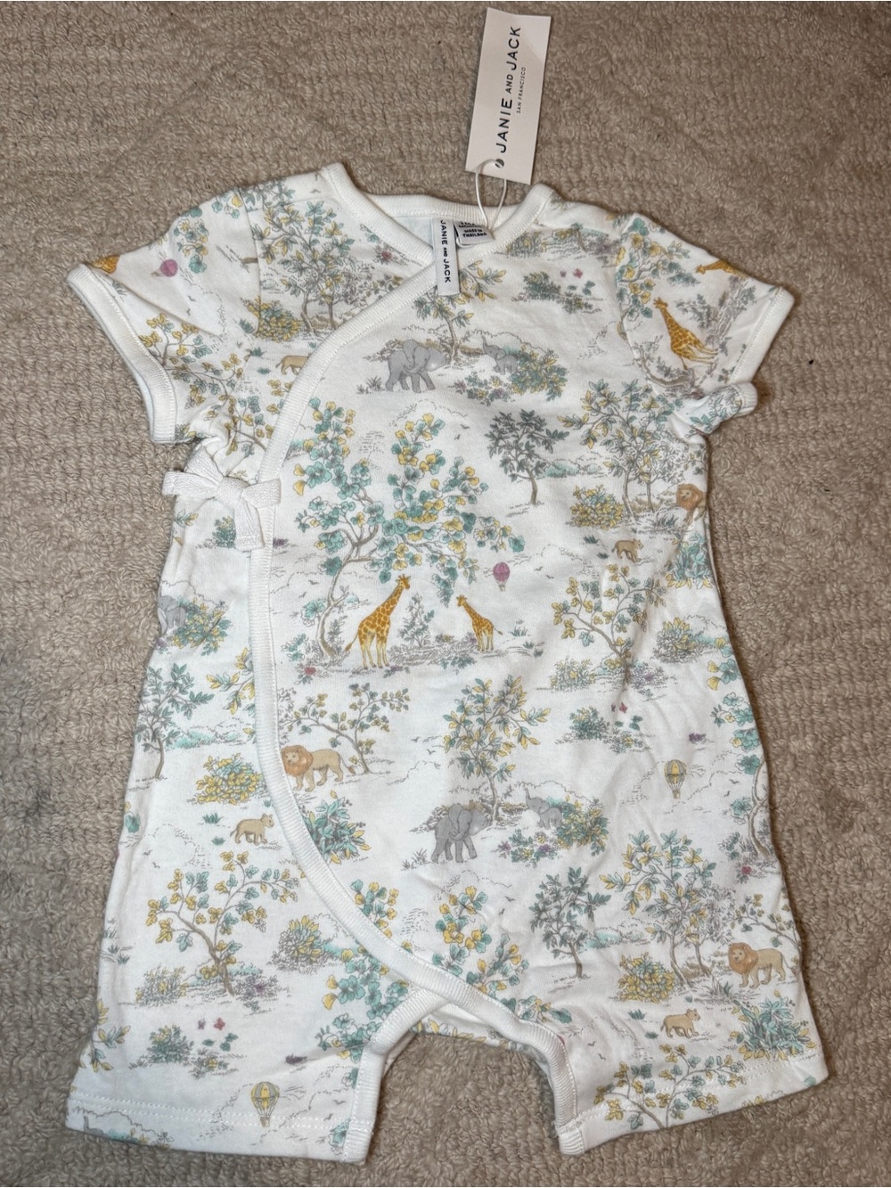 Janie and Jack White Safari Print Baby Romper, size 3-6 months